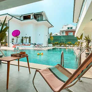  Otel S-cape Türkiye